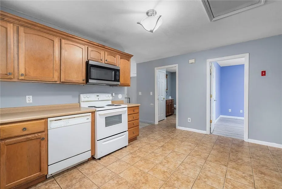 22 Aiken Street Photo 8