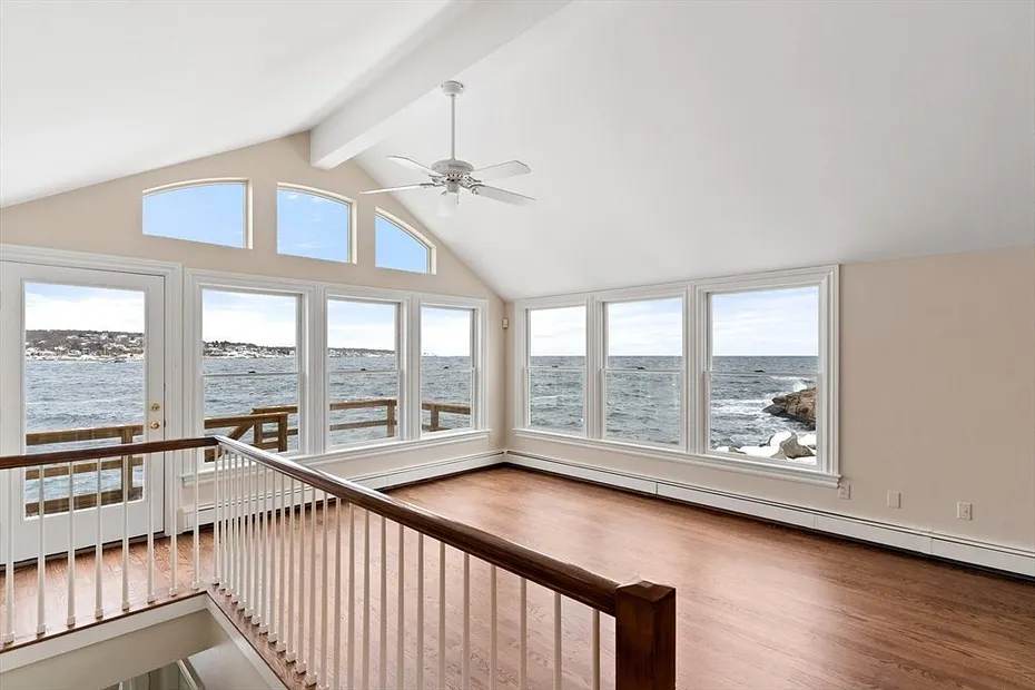 52 Bearskin Neck Photo 10