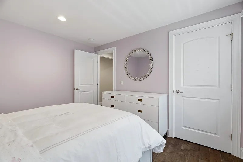 929 Pequot Avenue Photo 35