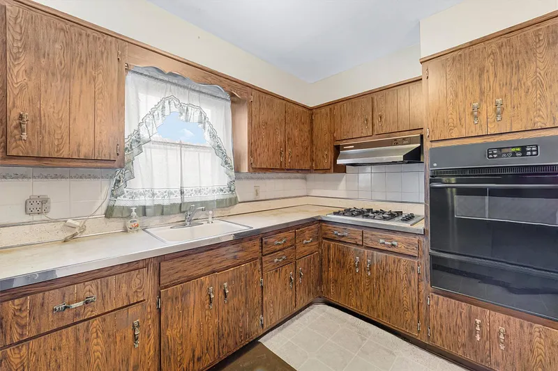 85 Stevens Avenue Photo 12