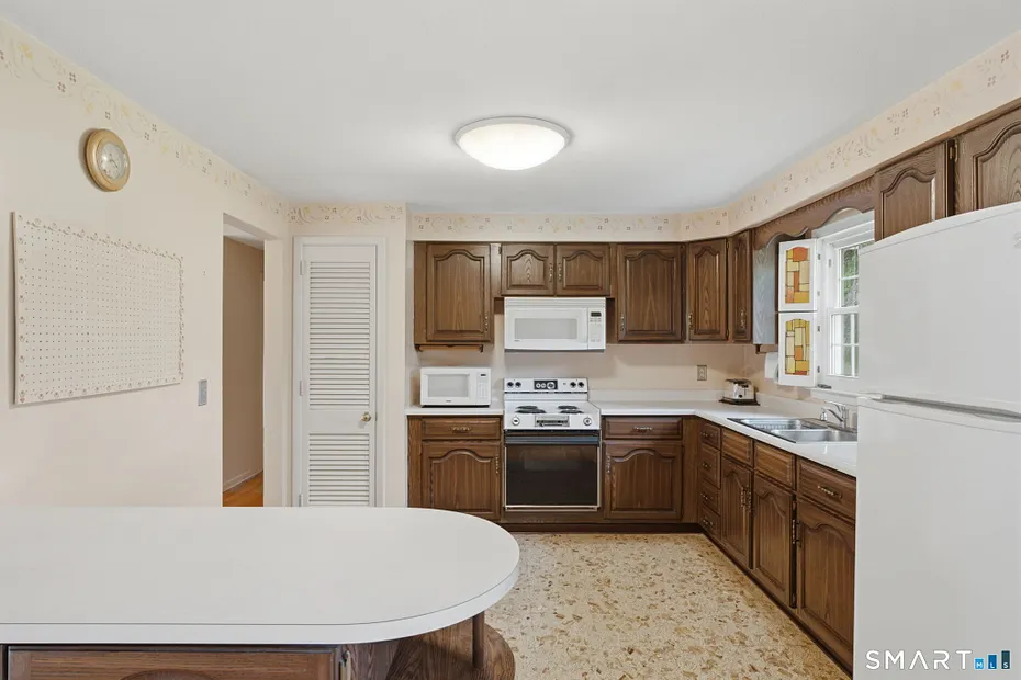 385 Cotton Hill Road Photo 11