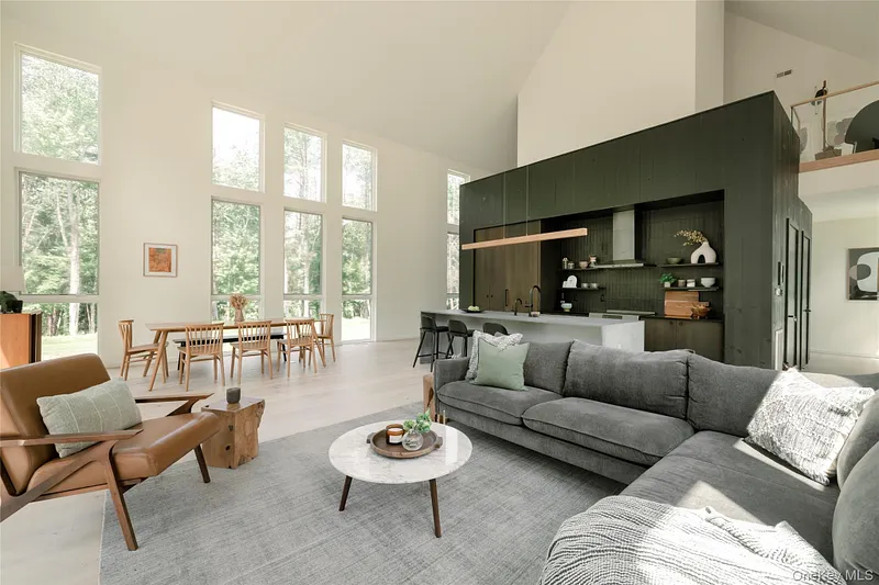 596 Perry Road Photo 17