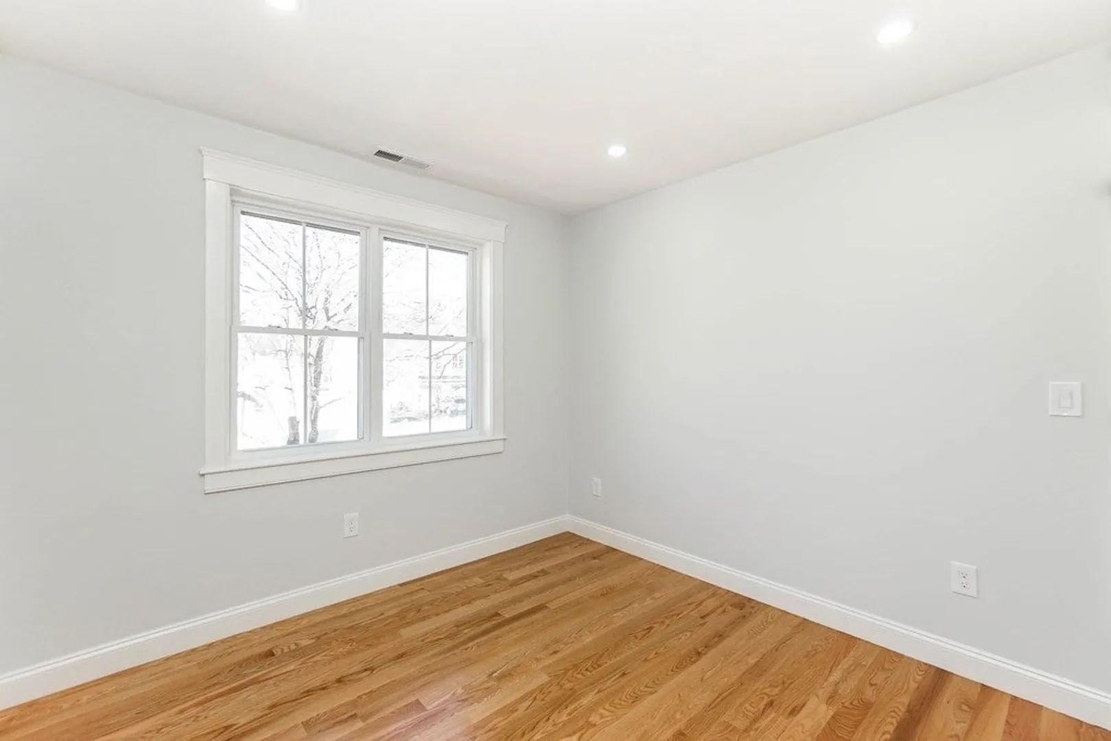 100 Kendall Avenue Photo 14