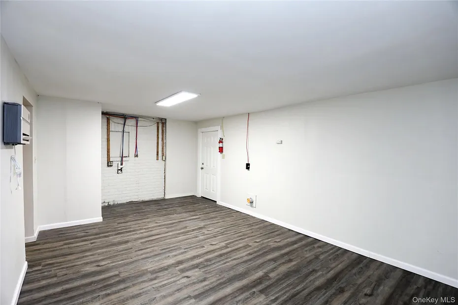 14311 9w Photo 11