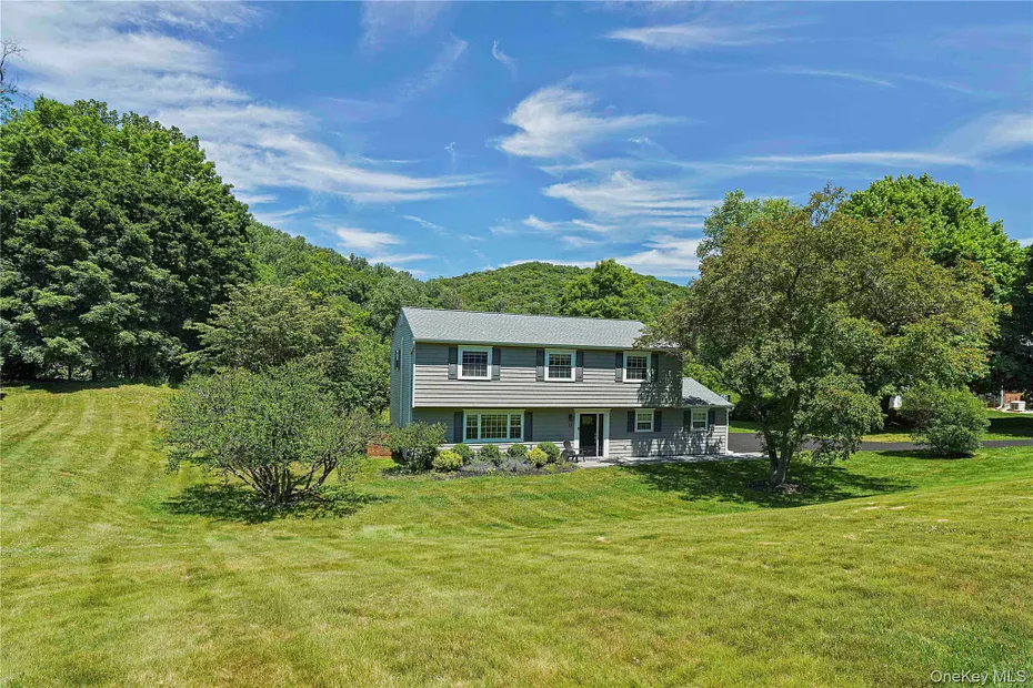 11 Kenneth Drive Photo 1