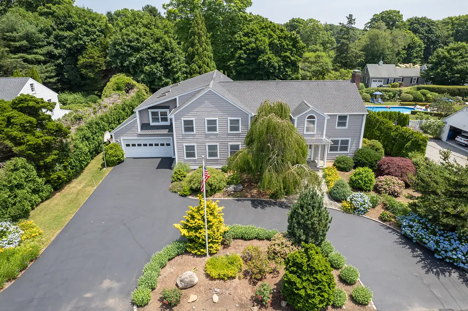17 Barberry Lane Photo 1