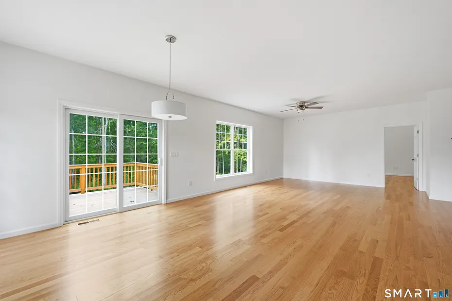18 Spring Hill Lane Photo 15