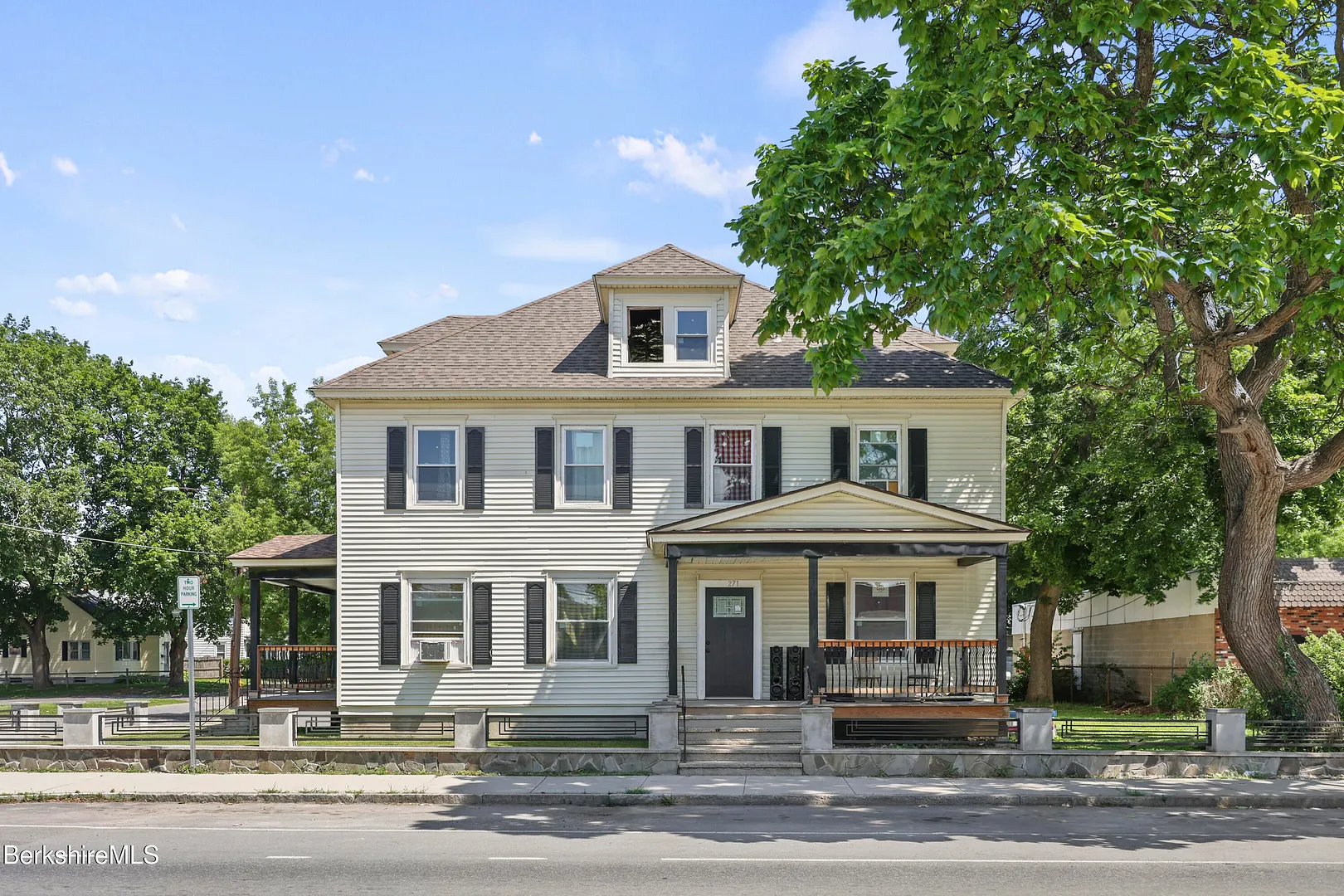 271 Tyler St Photo 1
