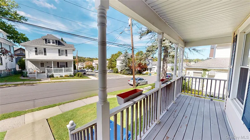 88 Grand Avenue Photo 2