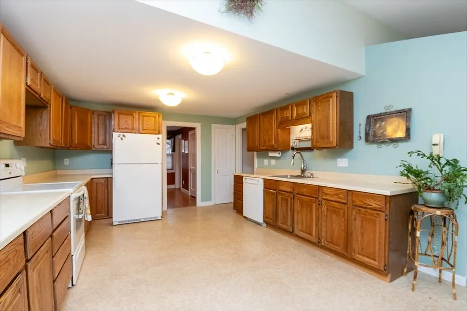 20 Eleanor Rd Photo 13