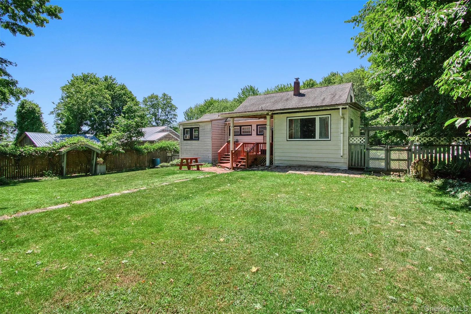 32 Mager Avenue Photo 24