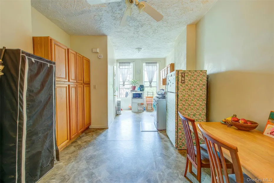 1718 Himrod Street Photo 5
