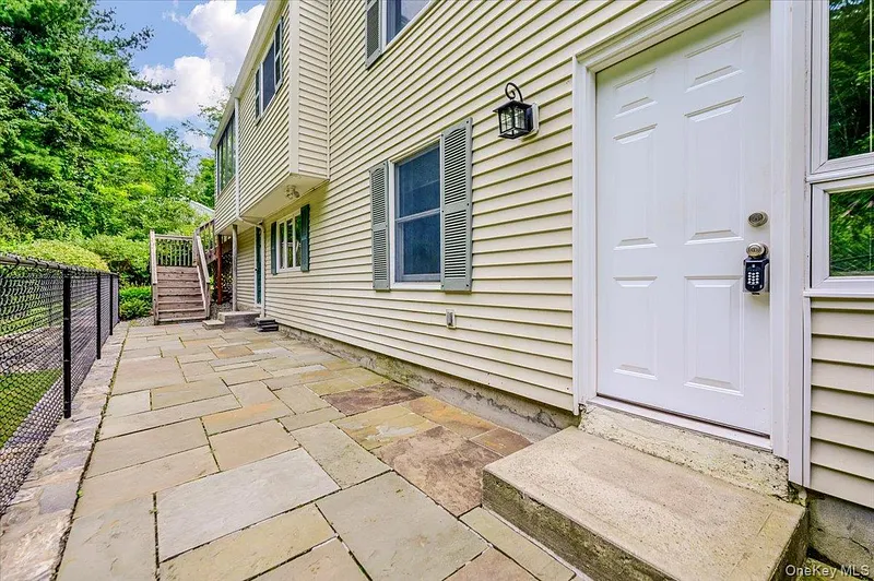 9 Somerstown Road Photo 32