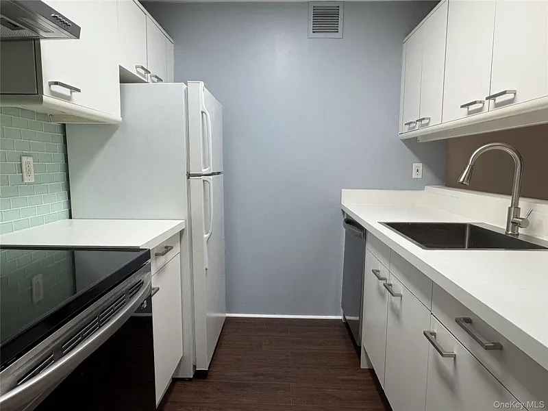 50 Columbus Avenue  #603 Photo 4