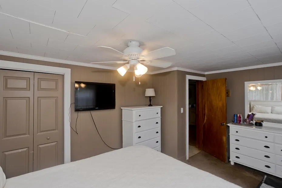 35 Pinehurst St Photo 18