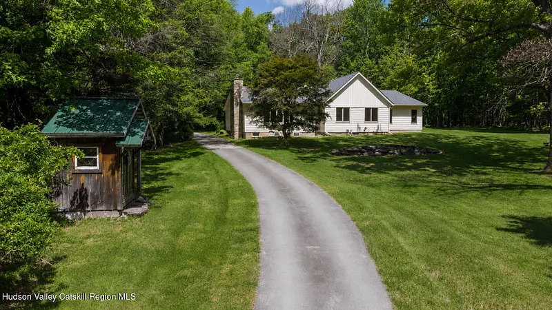 57 Anderson Road Photo 1