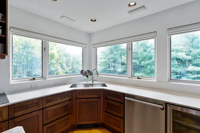 Breathtaking natural views while working in your kitchen