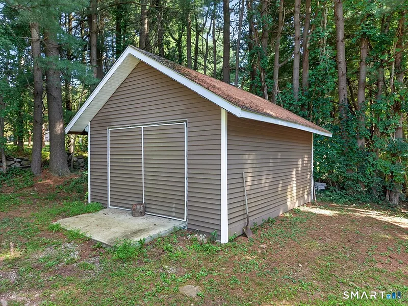 21 Thompson Road Photo 37