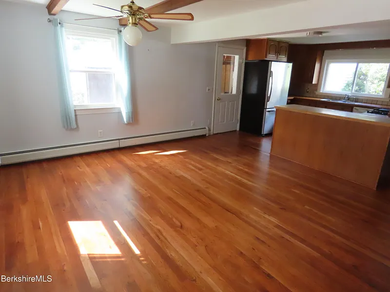1303 River Rd Photo 10