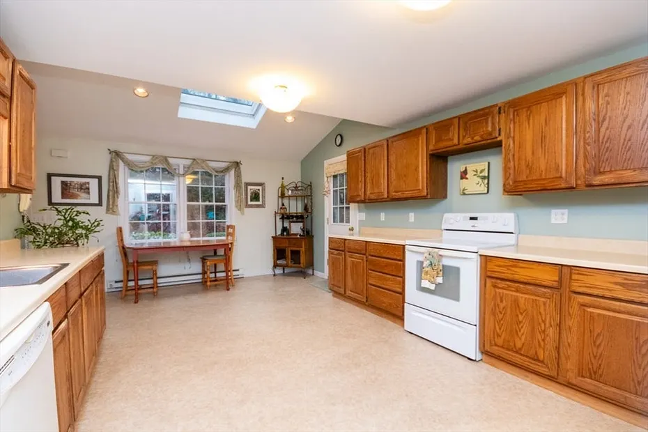 20 Eleanor Rd Photo 11