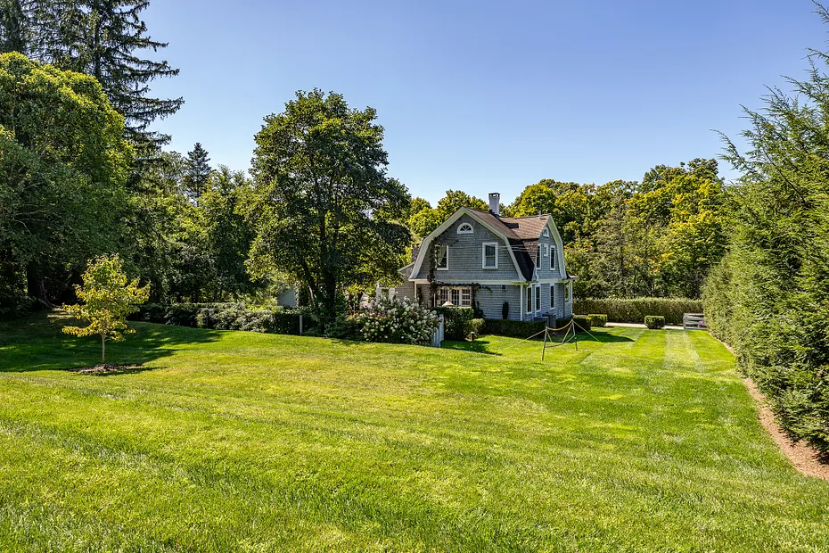 135 Wykeham Road Photo 4