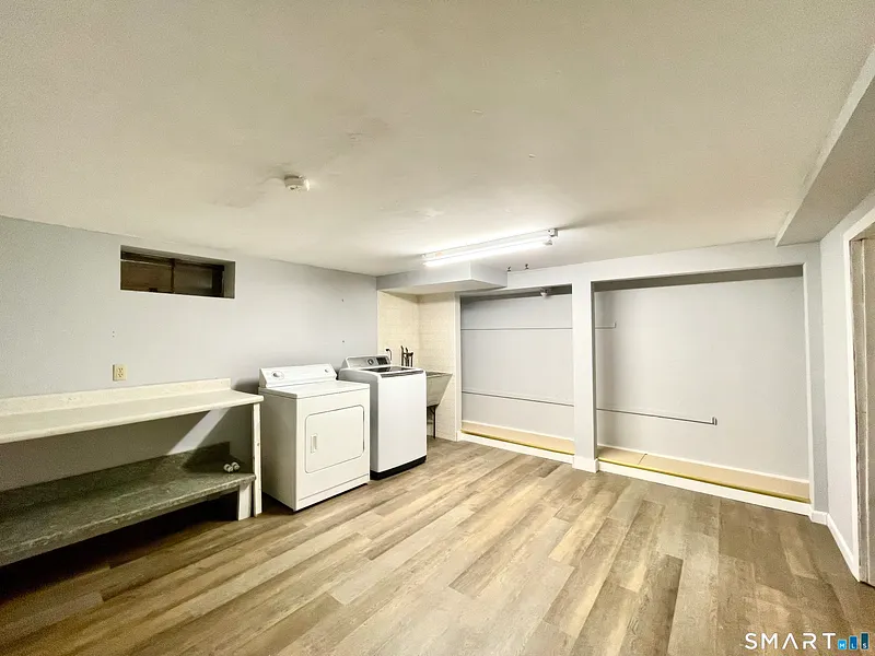 35 Woodmont Road Photo 27