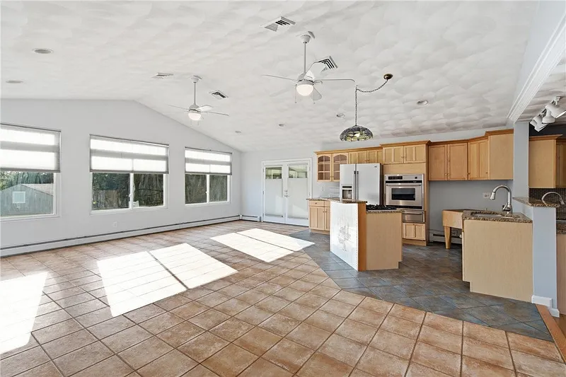 285 Angell Road Photo 18