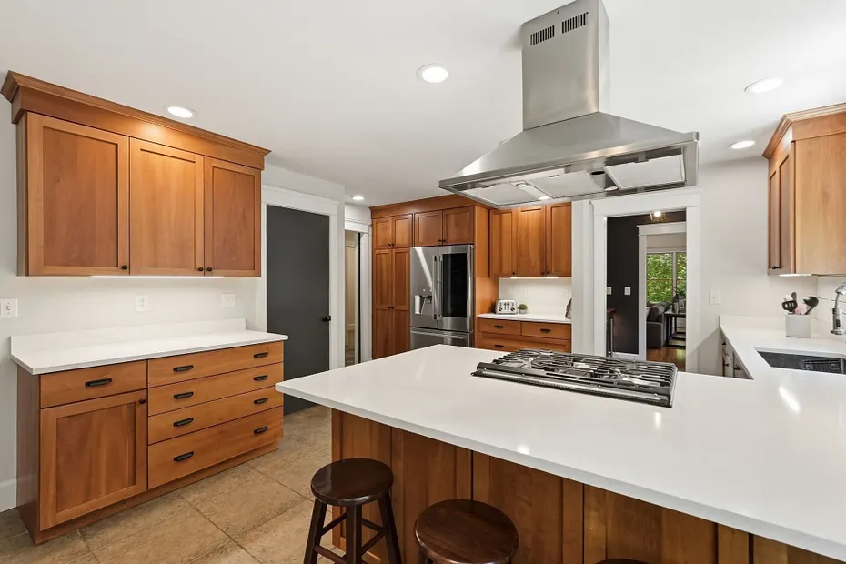 409 Henry St Photo 17
