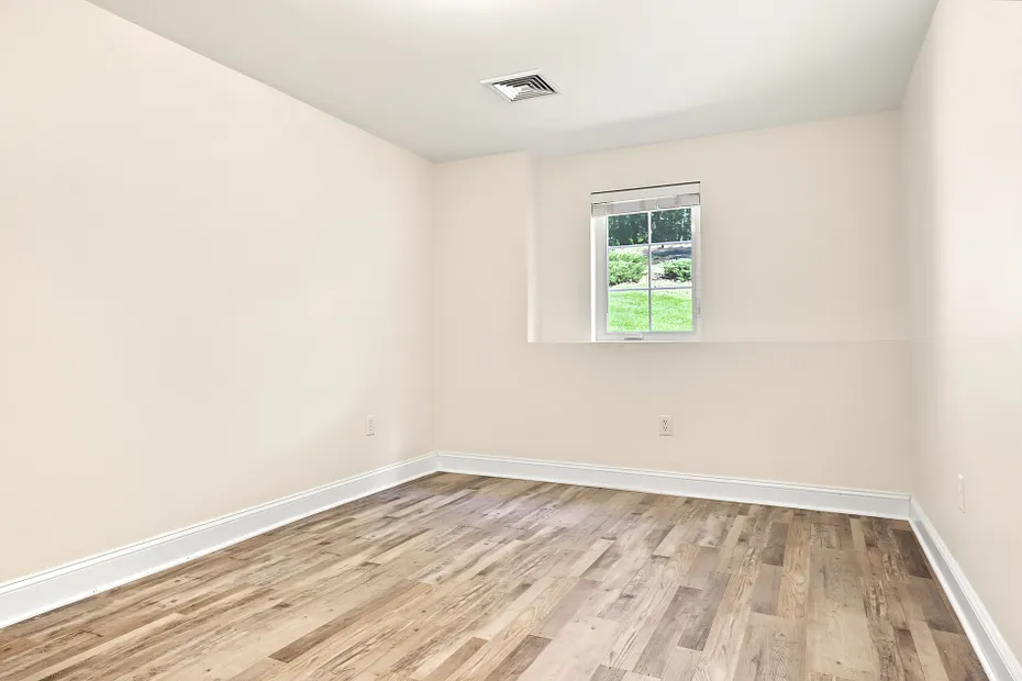 19 Sycamore Drive C Photo 43