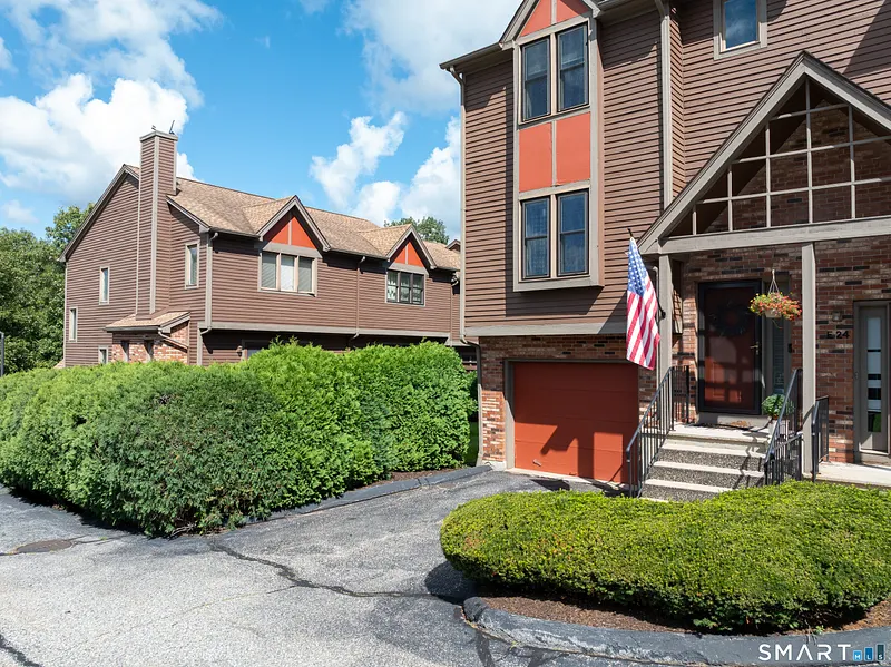 213 West Town Street  #E23 Photo 2