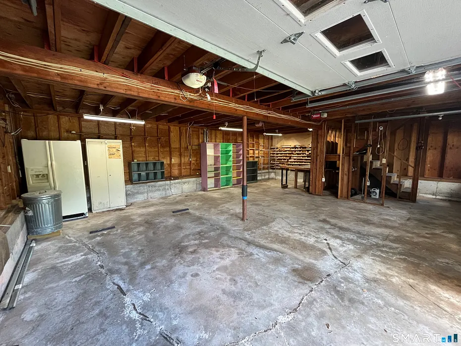 303 Somers Road Photo 35