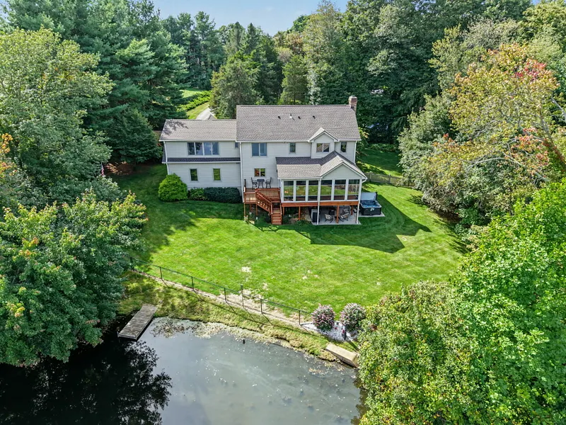 94 Tomlinson Road Photo 38
