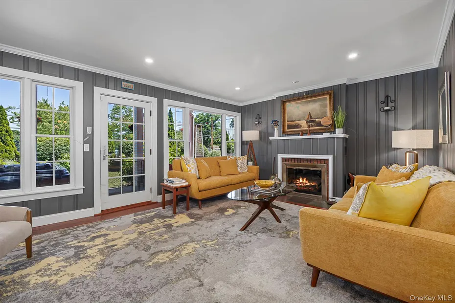 1 Colonial Drive Photo 16