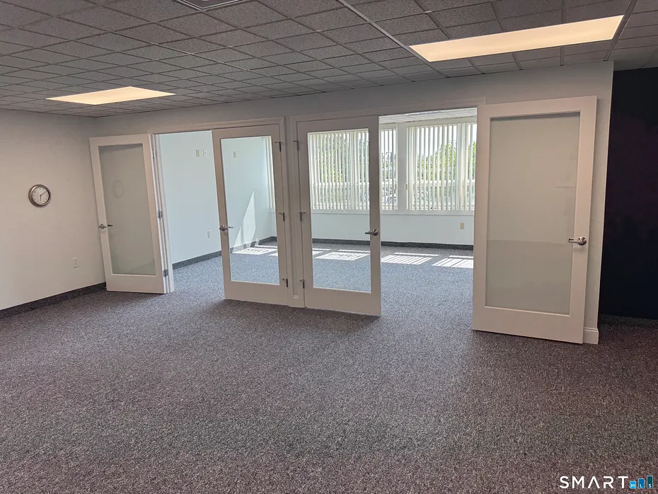 455 Boston Post Road Photo 4