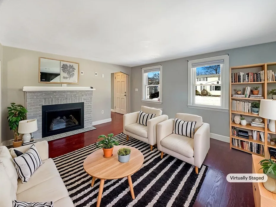 44 2nd St Photo 2