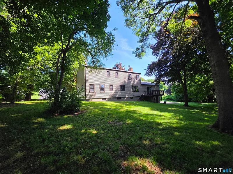 8 Squire Lane Photo 27