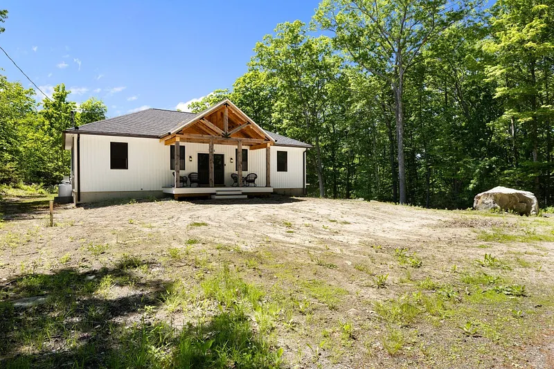 115 Webster Road Photo 11