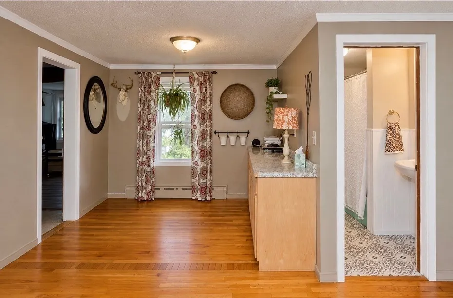35 Pinehurst St Photo 9