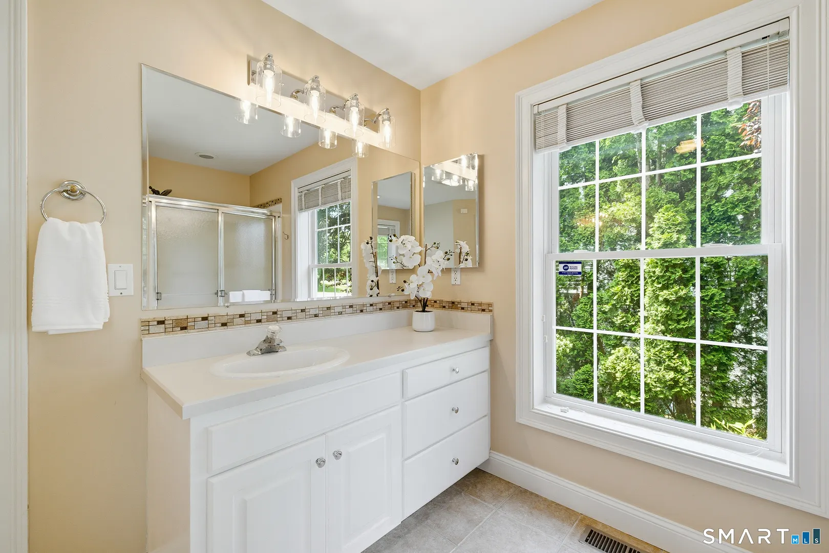 136 Talcott Ridge Road Photo 17