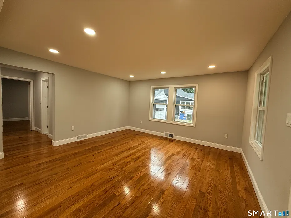 62 Mowry Avenue Photo 12