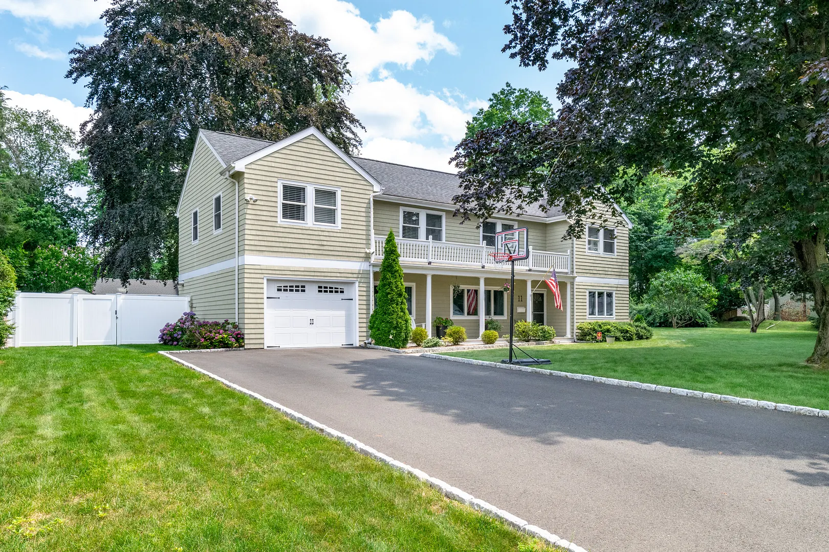 11 Winnipauk Drive Photo 1