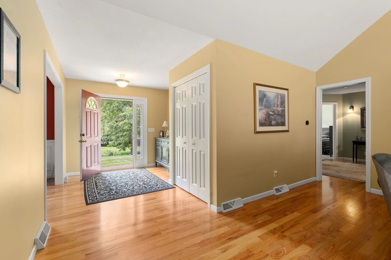 75 Hillcrest Circle Photo 5