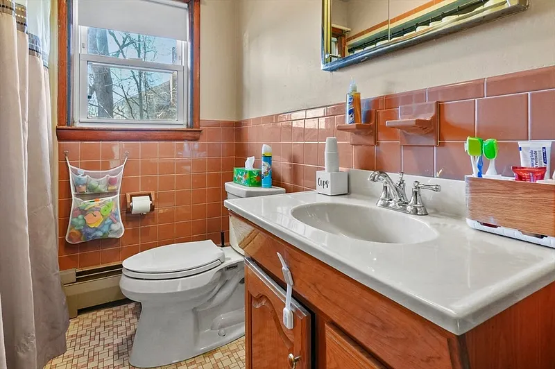 302 Field Street Photo 16