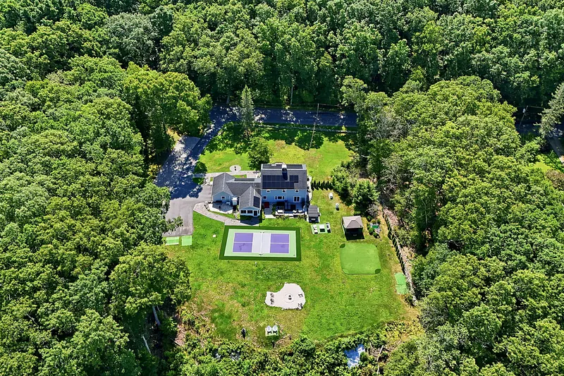 6 Jericho Drive Photo 2