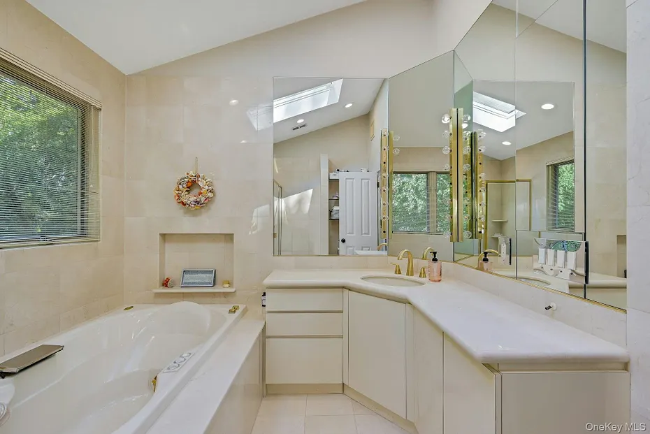 19 York Drive Photo 22