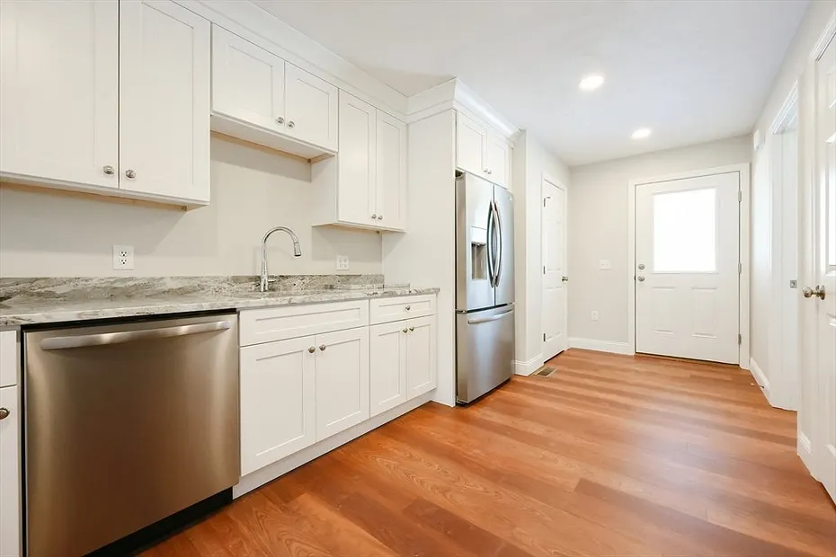60 Oak Street  #B Photo 4