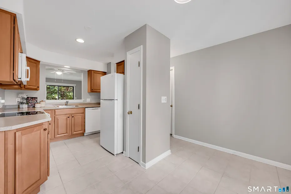 10 Knoll Lane #10 Photo 5