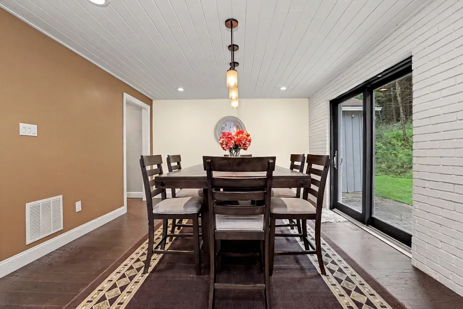 1226 Litchfield Road Photo 4
