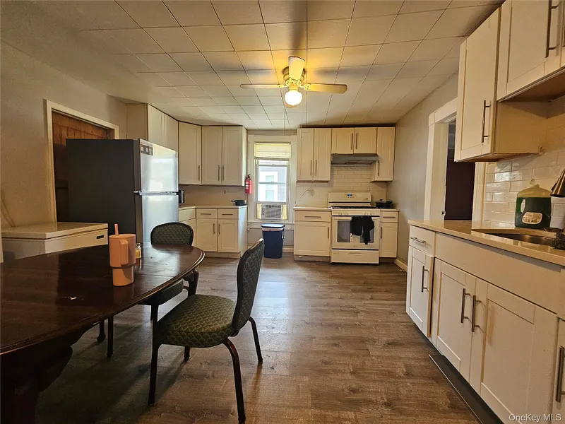 41 Houston Avenue Photo 6