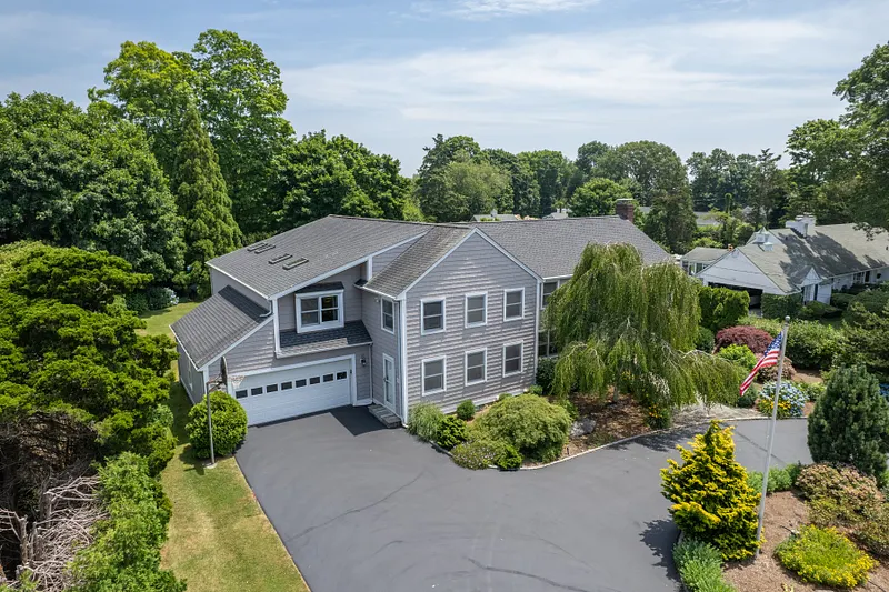 17 Barberry Lane Photo 2